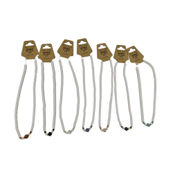 B-995 - Lot de 35 colliers blancs + perle pierre